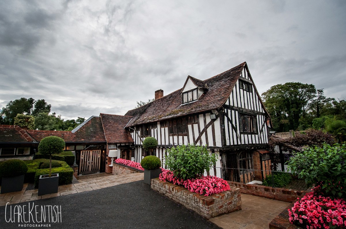 Rayleigh_Essex_Wedding_Photographer_Maison_Le_Talbooth_Dedham22